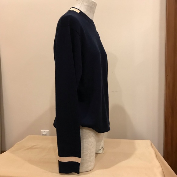 Tretorn navy blue long sleeve sweater. Size M - Picture 5 of 7